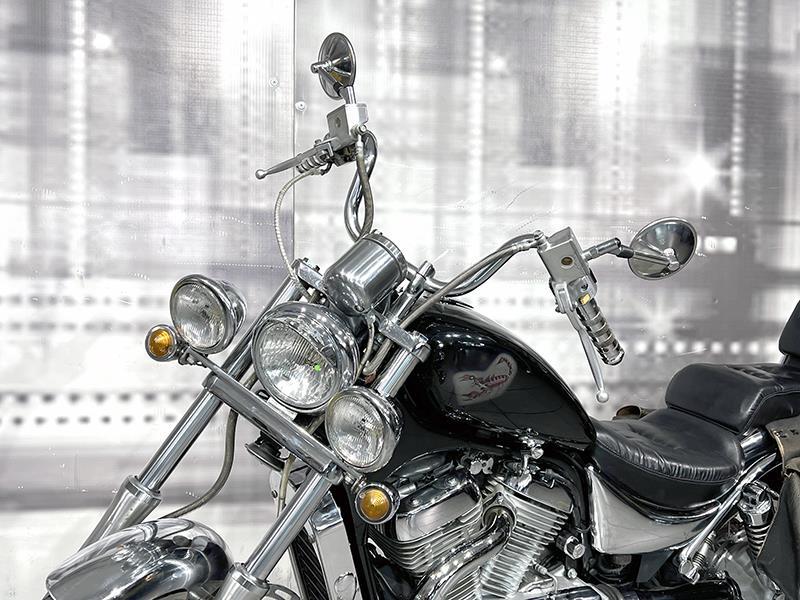 Suzuki VS 800 Intruder