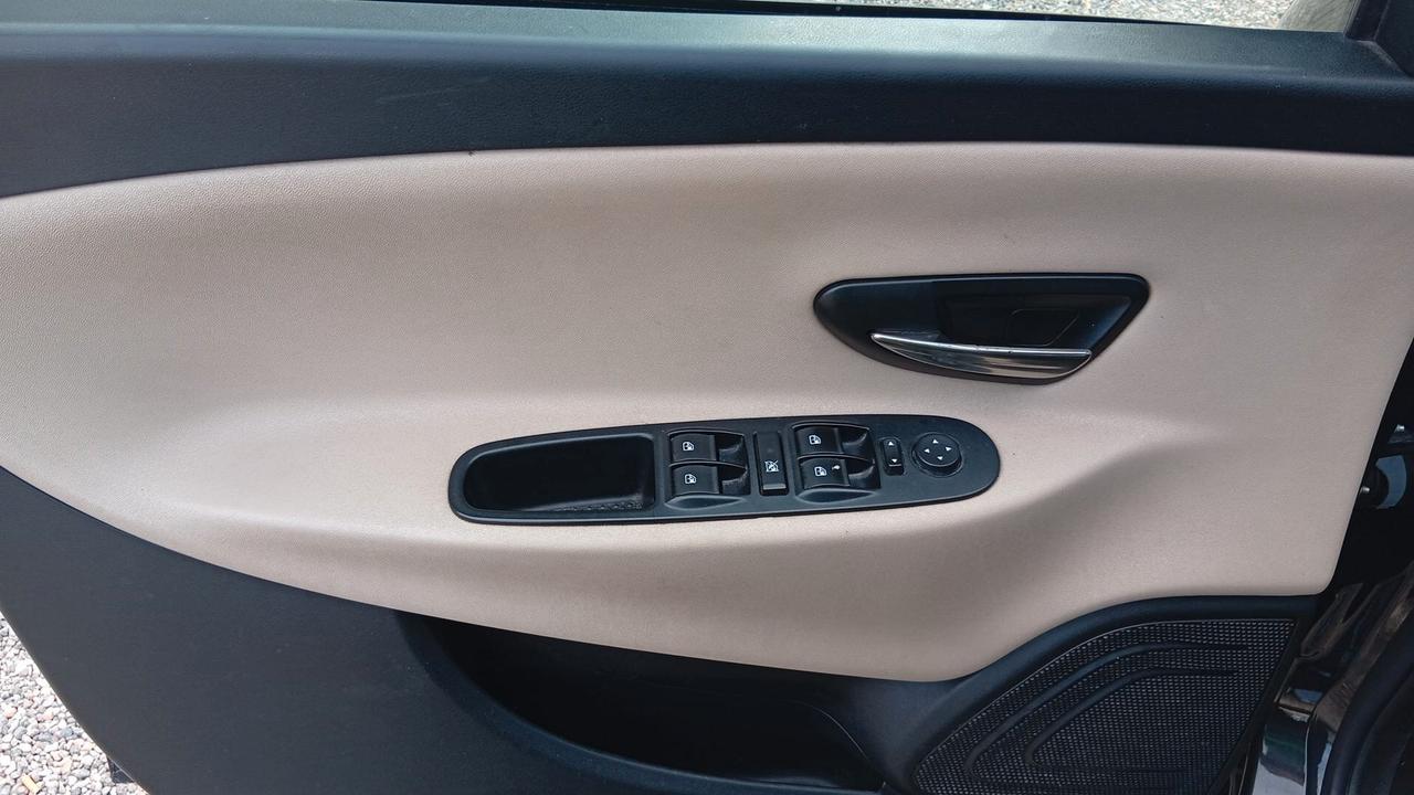 Lancia Ypsilon 1.2 69 CV 5 porte GPL Ecochic Gold