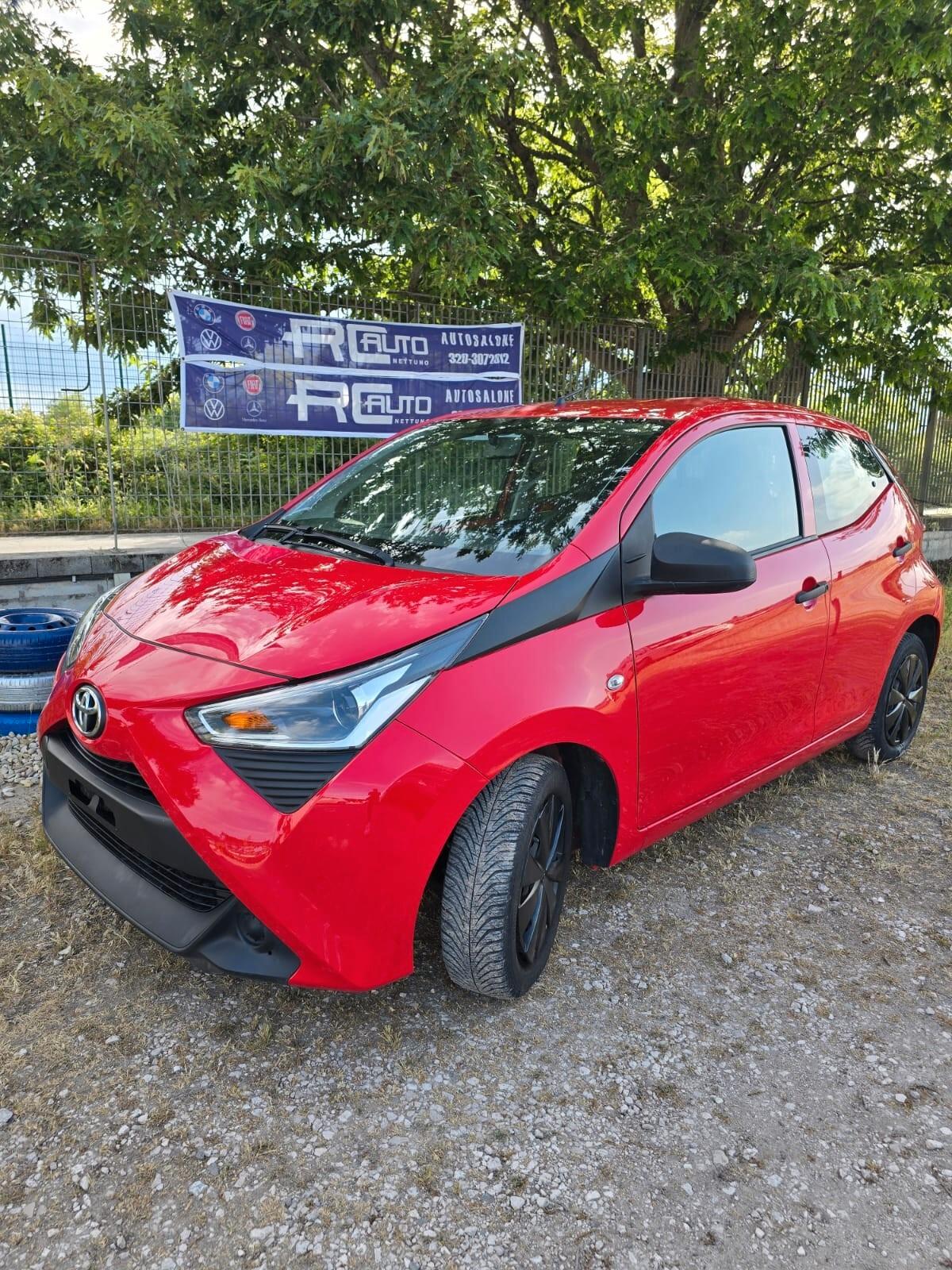 Toyota Aygo Connect 1.0 VVT-i 72 CV 3 porte x-cool