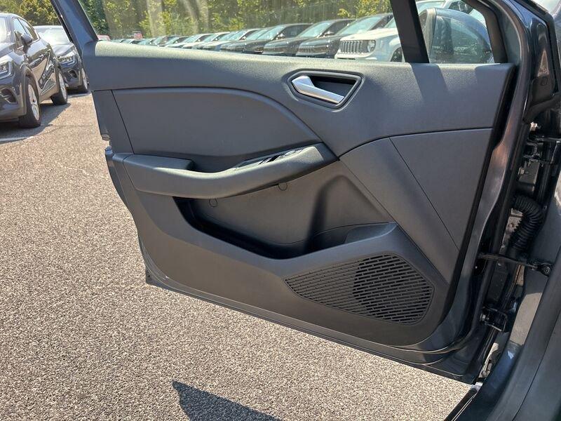 Renault Clio V 2019 1.6 E-Tech hybrid Intens 140cv auto my21