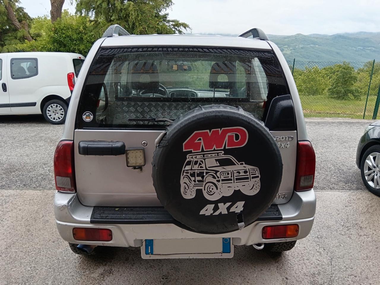 Suzuki Grand Vitara 2.0 TD 4X4 AUTOCARRO 2 POSTI