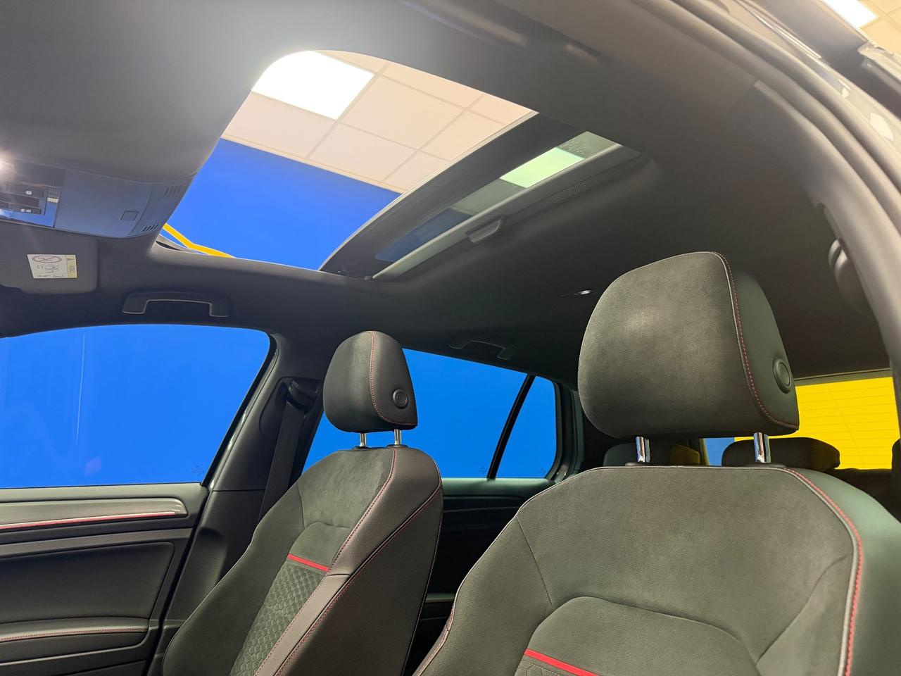 Volkswagen Golf GTI 230 CV TETTO APRIBILE*INTERNI SPORTIVI**PARI AL NUOVO**