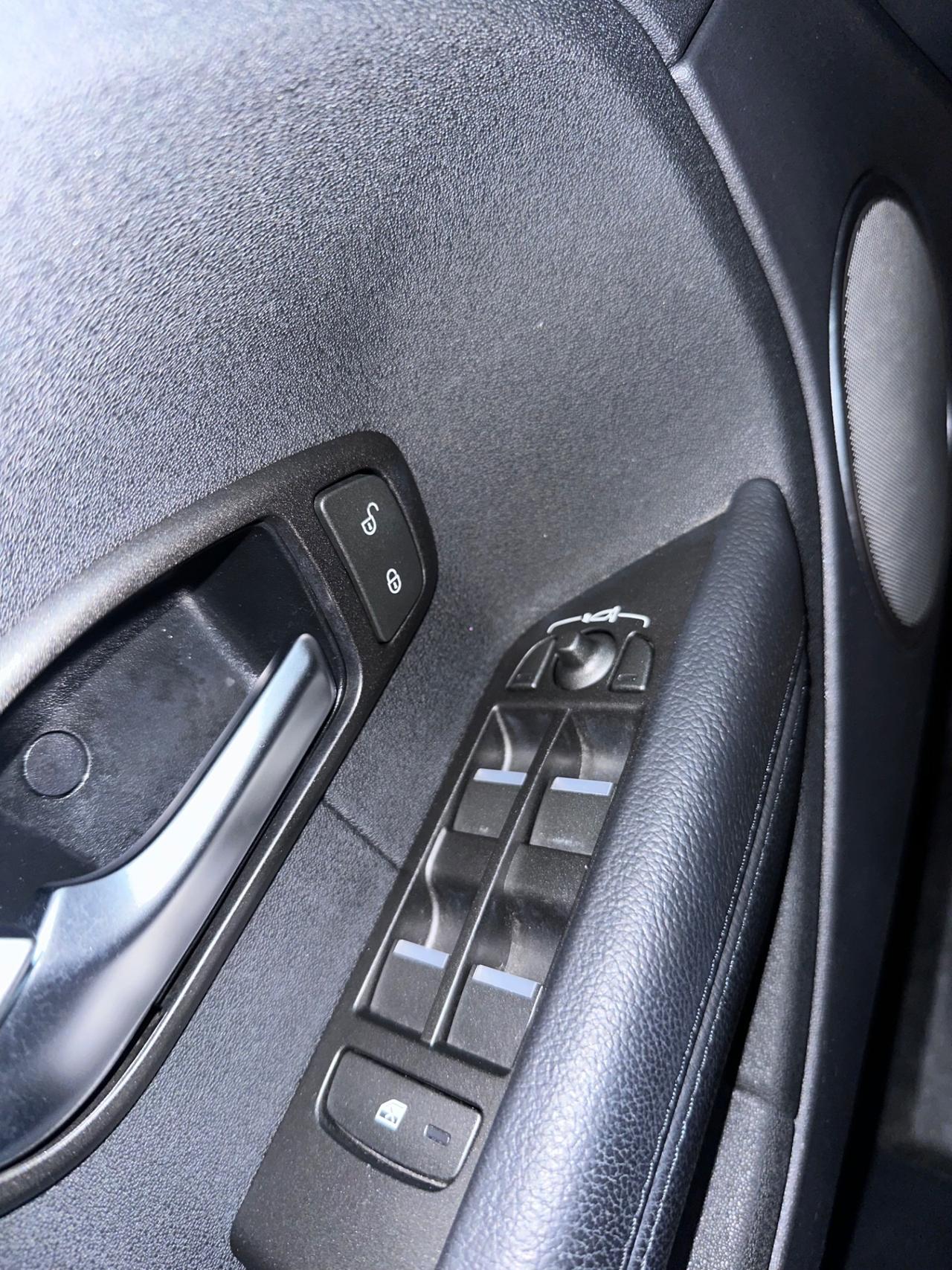 Land Rover Range Evoque 2.2 Sd4 5p. Pure