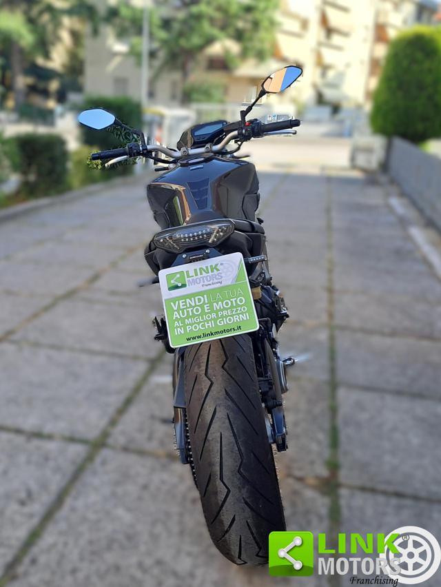 YAMAHA MT-09 .