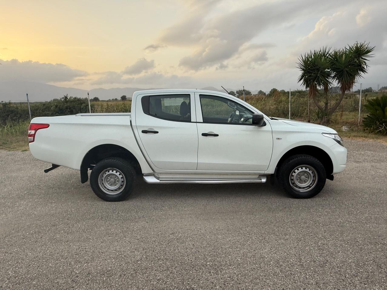Mitsubishi L200 2.4 DI-D/154CV Club Cab Invite