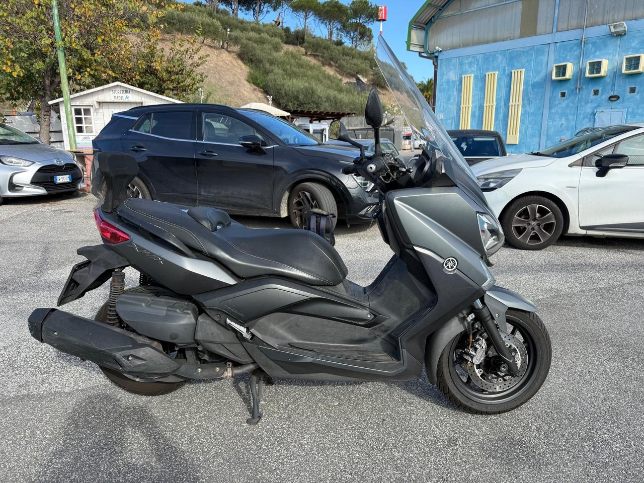Yamaha X-Max 400