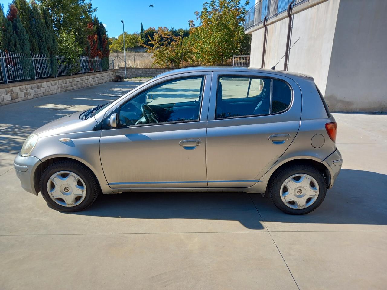 Toyota Yaris 1.0 5 porte Sol