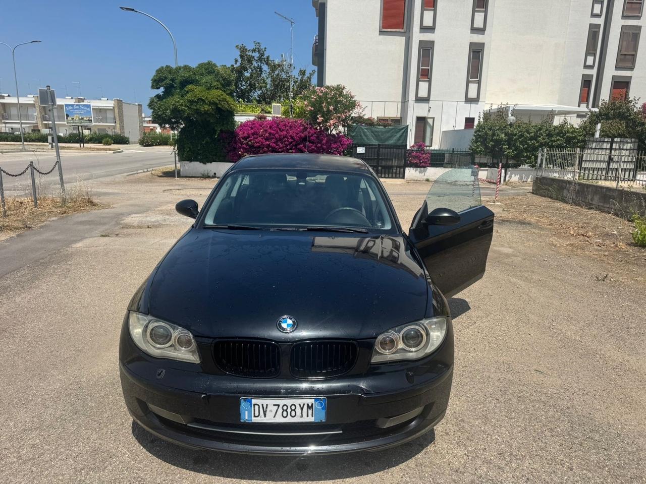 Bmw serie 1 RESTYLING 118 D 2009