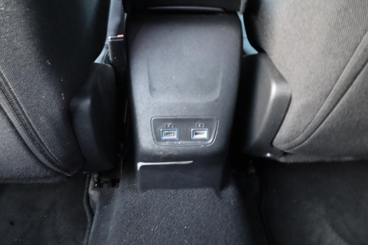 Peugeot New 2008 1.2cc Benzina 100cv S&S ALLURE