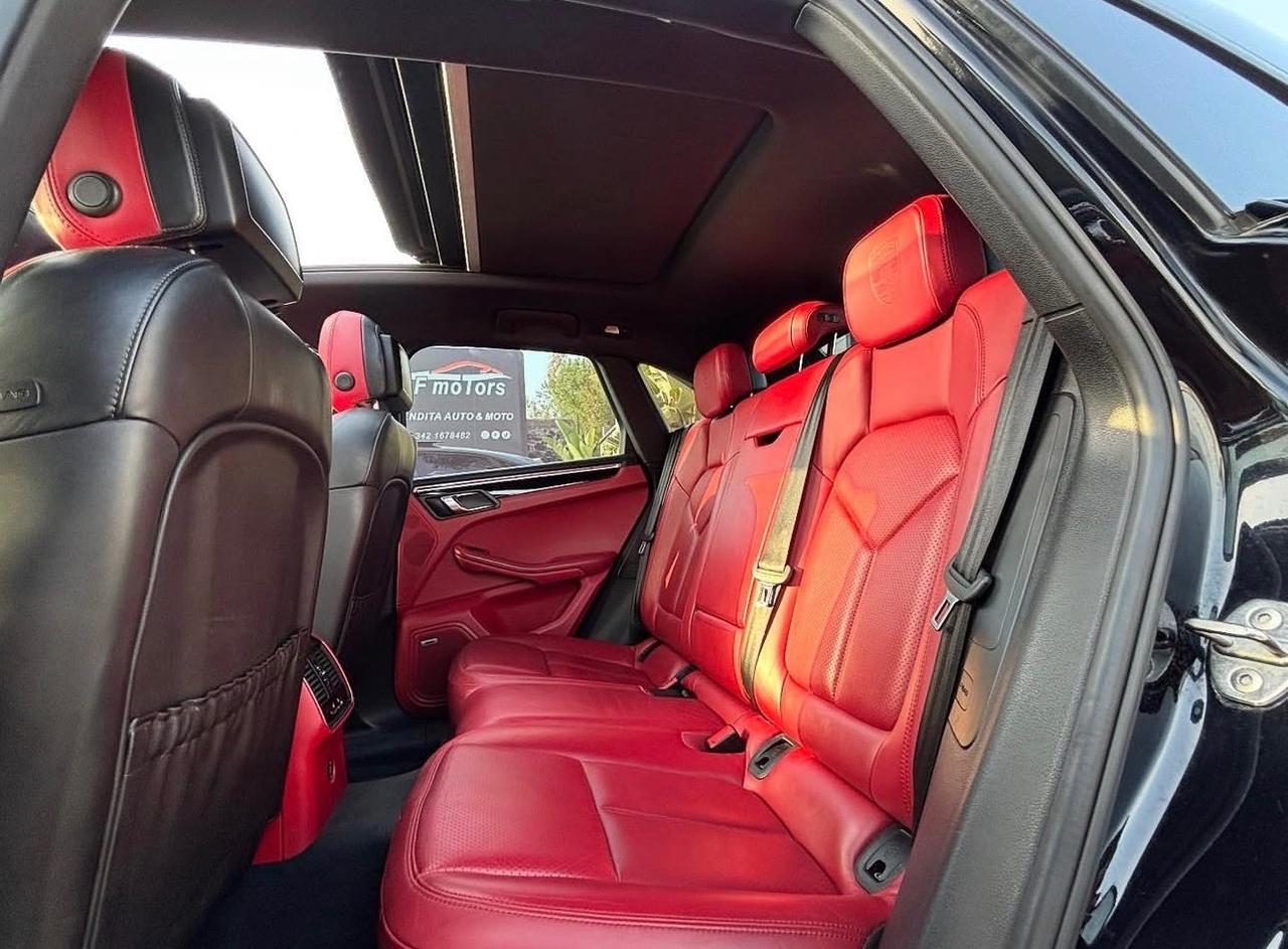 Porsche Macan 2.0- tetto apribile