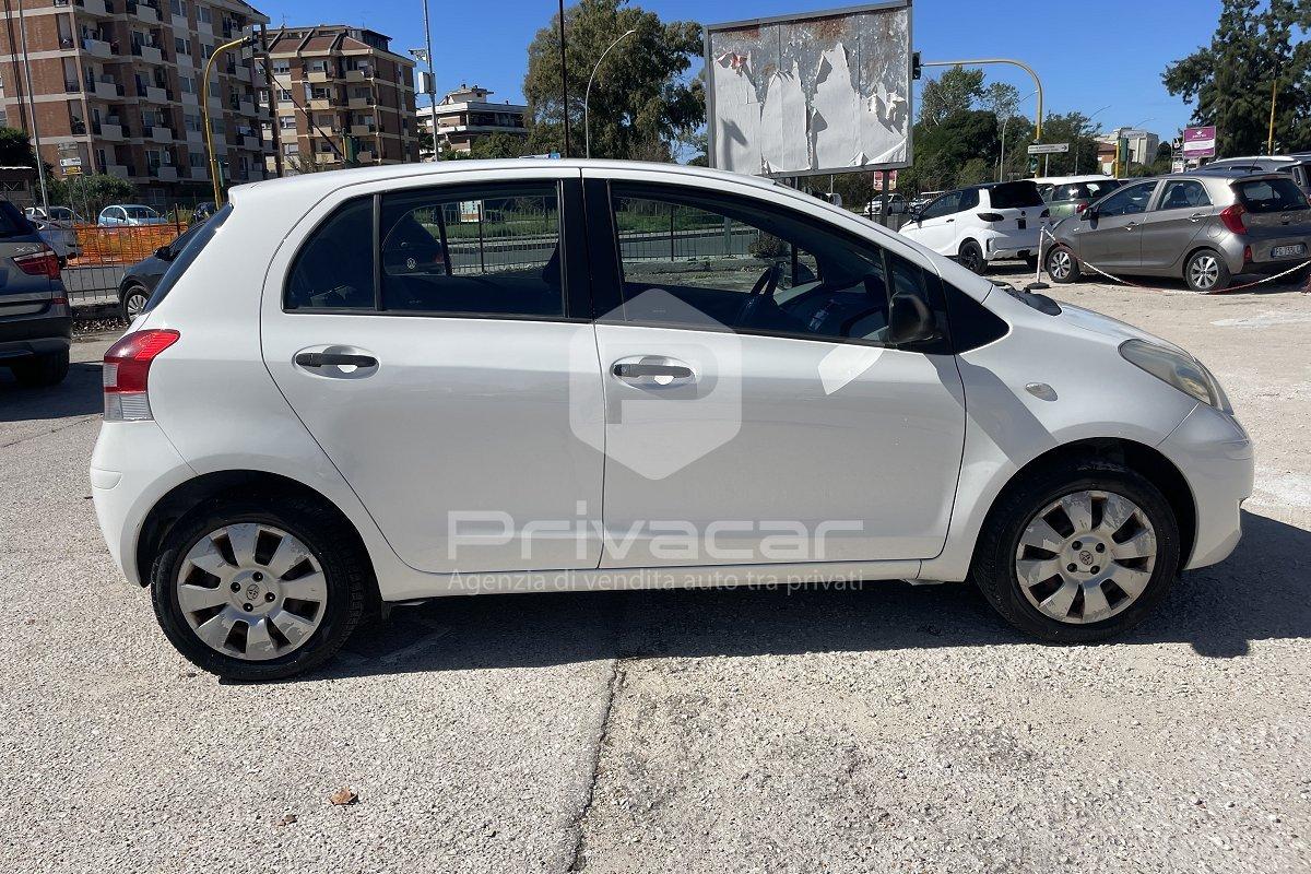 TOYOTA Yaris 1.0 5 porte Now