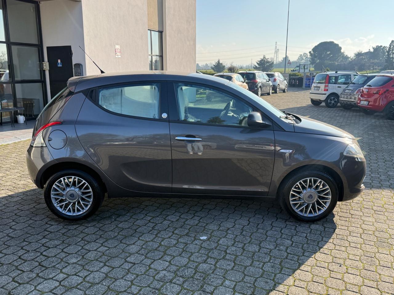 Lancia Ypsilon 1.2 69 CV 5 porte GPL Ecochic Gold