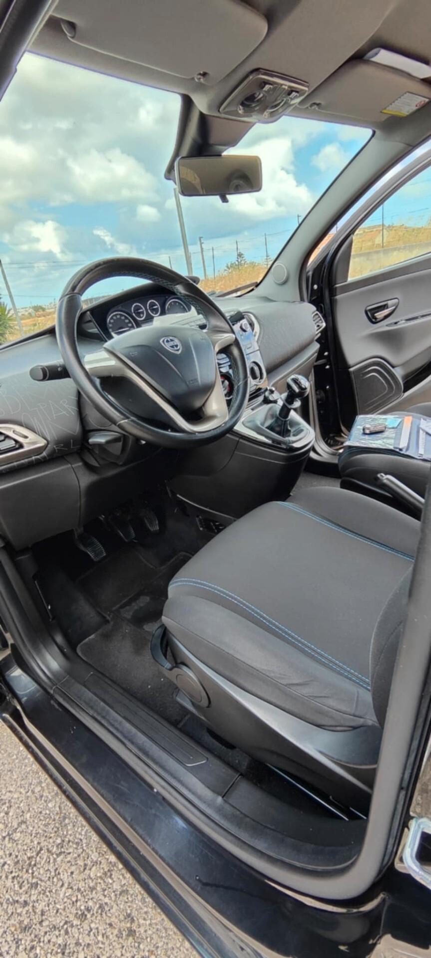 Lancia Ypsilon 0.9 TwinAir 85 CV 5 porte Metano Ecochic Gold