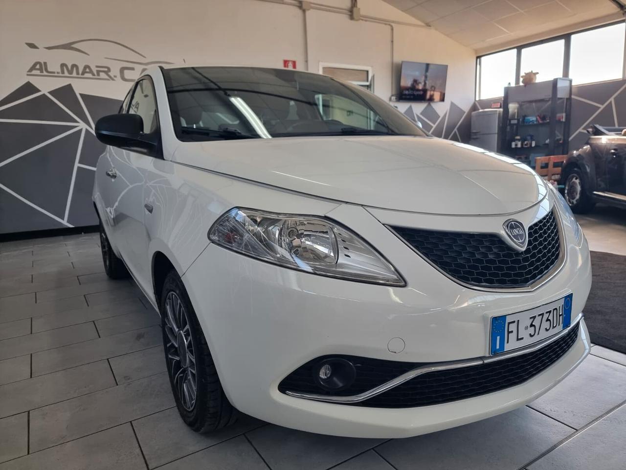 Lancia - Ypsilon1.2 Platinum 69cv my16 GPL NEOPATENTATI