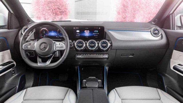 MERCEDES-BENZ EQA 300 4Matic Electric Art Advanced Plus