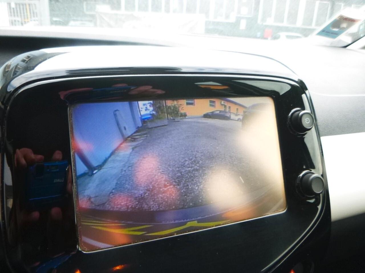 Toyota Aygo 1.0 VVT-i 69 CV 5 porte x-play MMT NEOPATENTATI