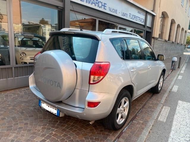 Toyota RAV4 2.0 4X4 Luxury Automatico GPL