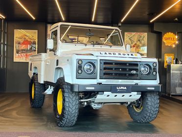 Land Rover Defender 110 2.4 TD4 High Capacity Pick Up E "The world's style"