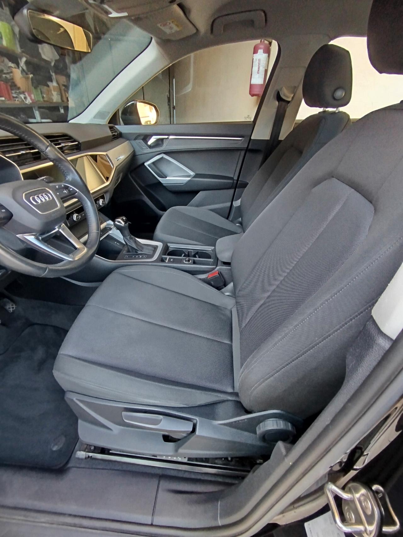 Audi Q3 40 TDI quattro S tronic Business Advanced
