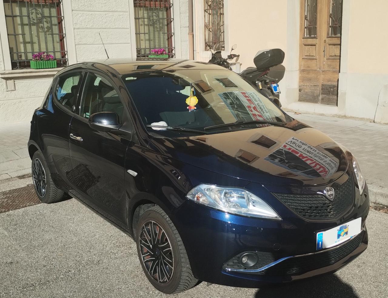 Lancia Ypsilon 1.2 69 CV 5 porte GPL Ecochic Gold