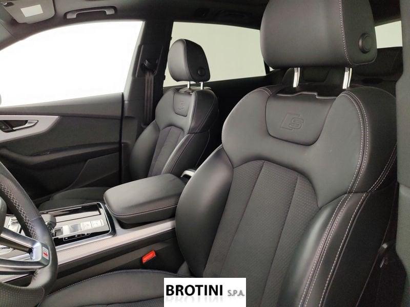 Audi Q8 50 TDI 210kW quattro tip. S Line Edition