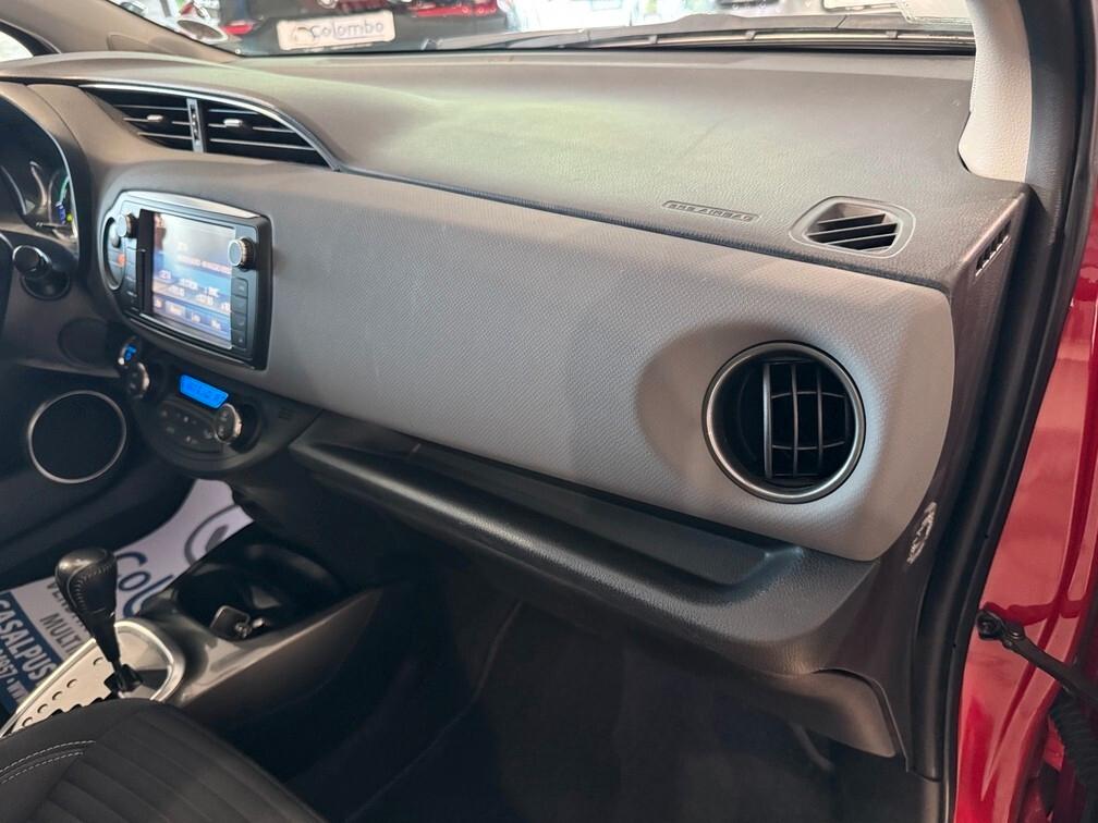 Toyota Yaris 5p 1.5h Style Hybrid aut Pano Navi Cam 16" Neopat