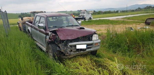 Mitsubishi L200 2.5 TDI 100CV 4WD Doppia Cabina