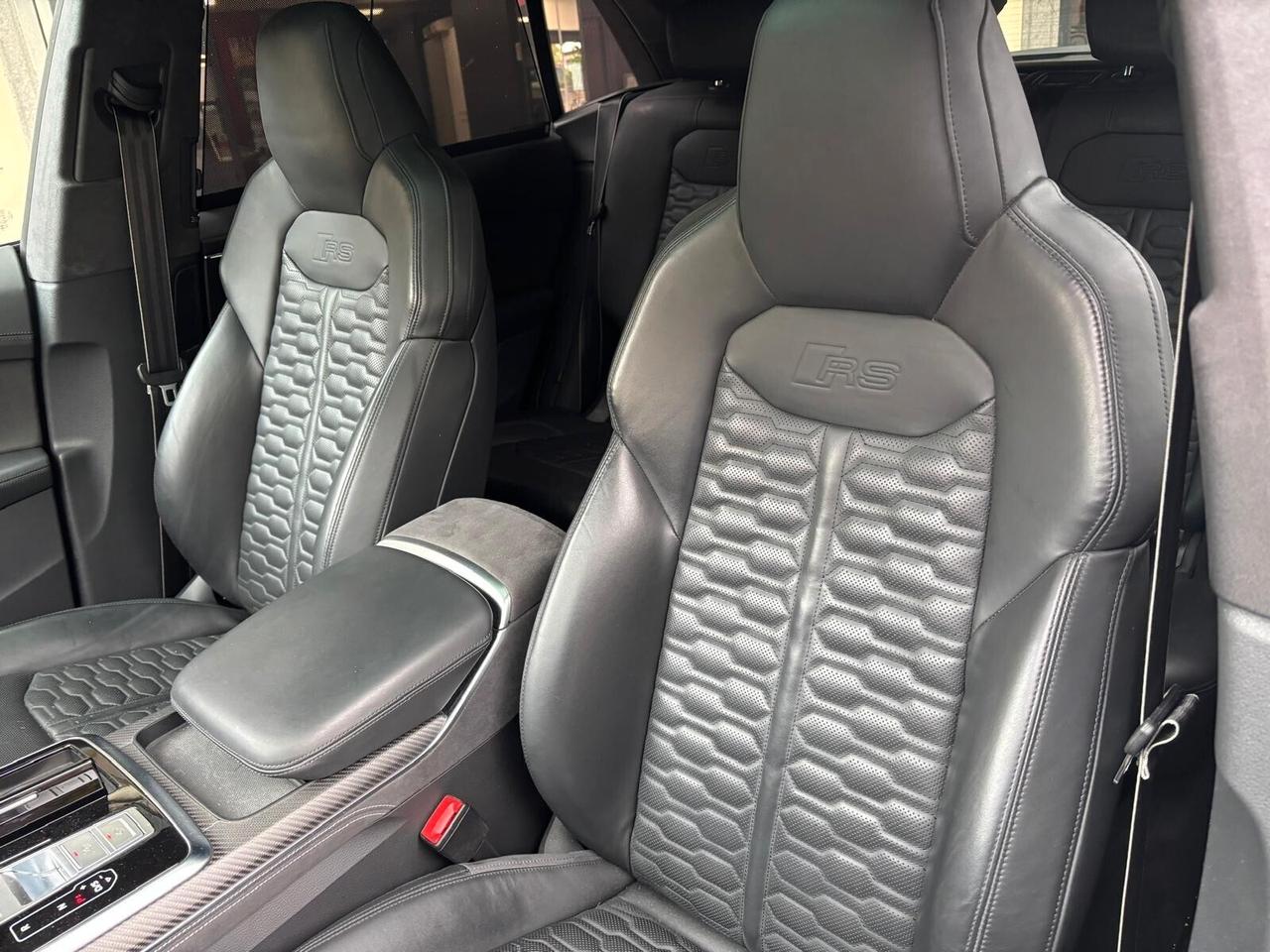 Audi Q8 RS TFSI V8 quattro tiptronic