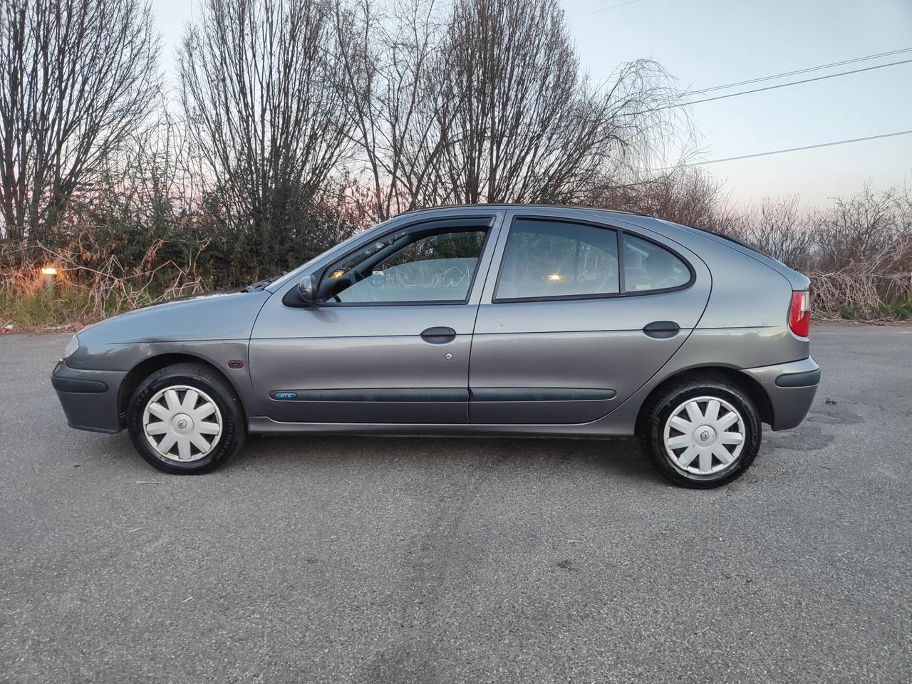 Renault Megane 1.4 benzina 137.ooo KM