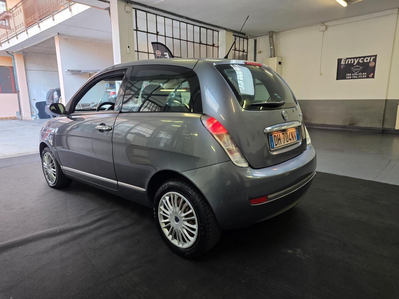 Lancia Ypsilon 1.3 MJT 75 CV Argento