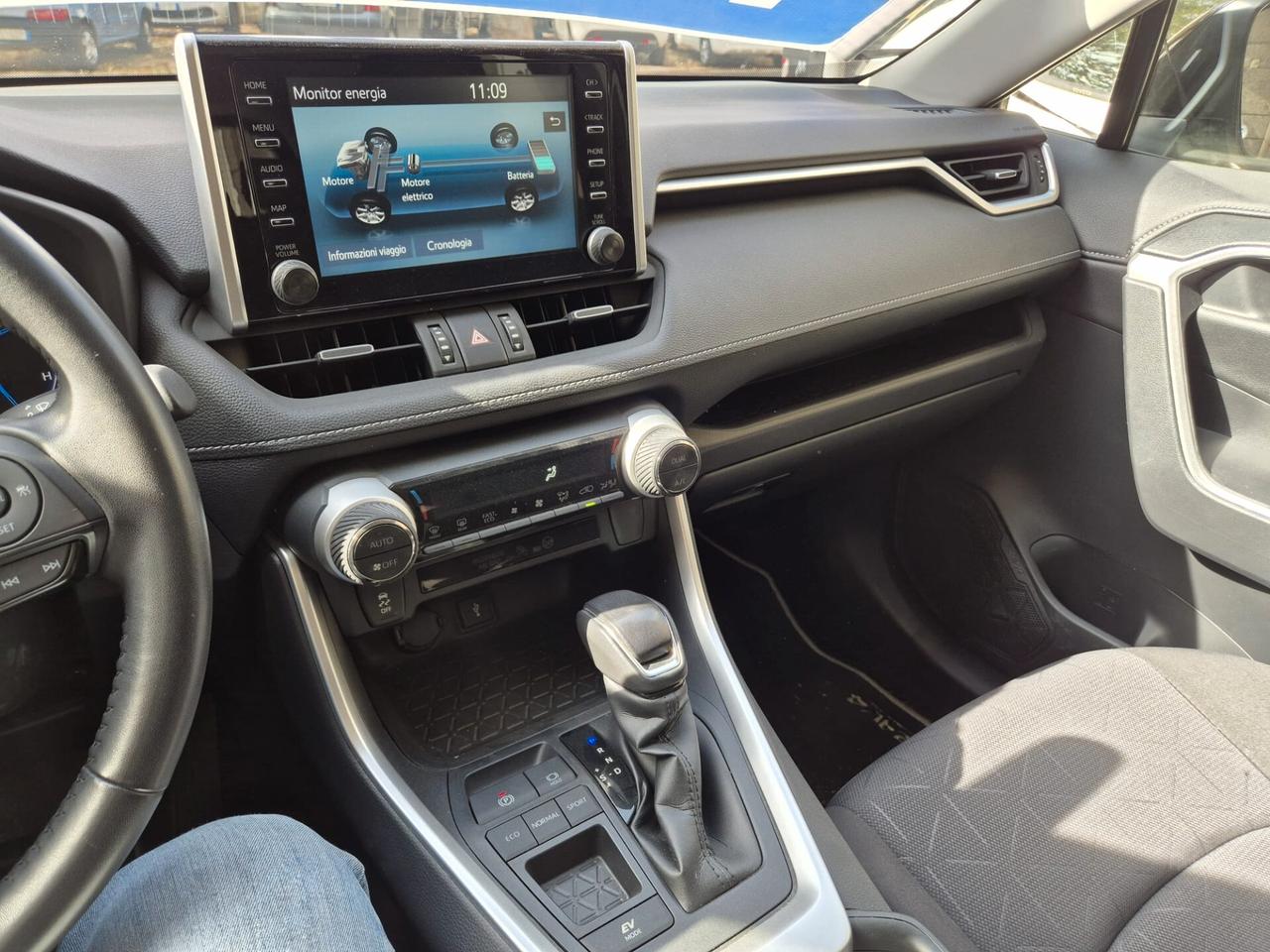 Toyota RAV4 2.5 HV E-CVT 2WD Business