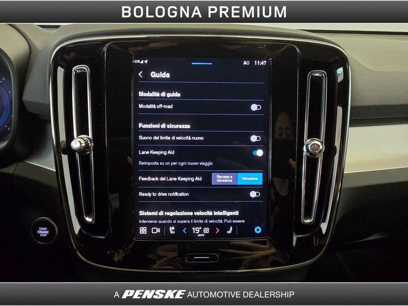Volvo XC40 B3 automatico Plus Dark