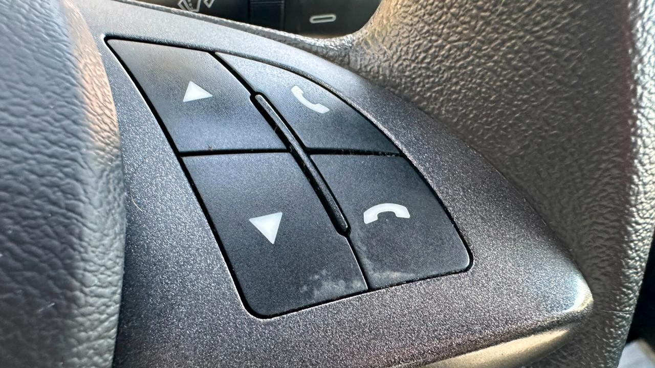 Lancia Ypsilon 1.0 FireFly 5 porte S&S Hybrid Silver 2023 LEGGI TESTO