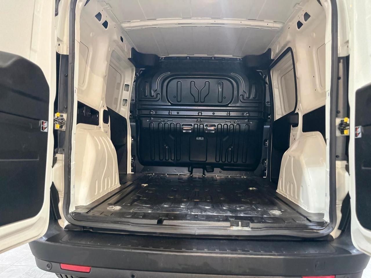 Fiat Doblo DOBLò 1.6 MJT 105 CV 3 POSTI LOUNGE 2022 *UNICOPRO* *52MILAKM*