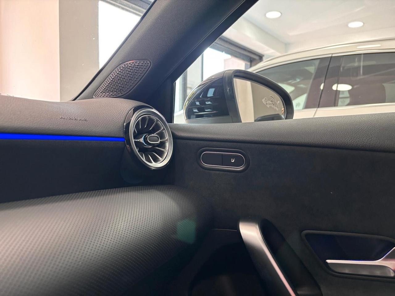 MERCEDES-BENZ A180D PREMIUM AMG TETTO-NAVI-LED