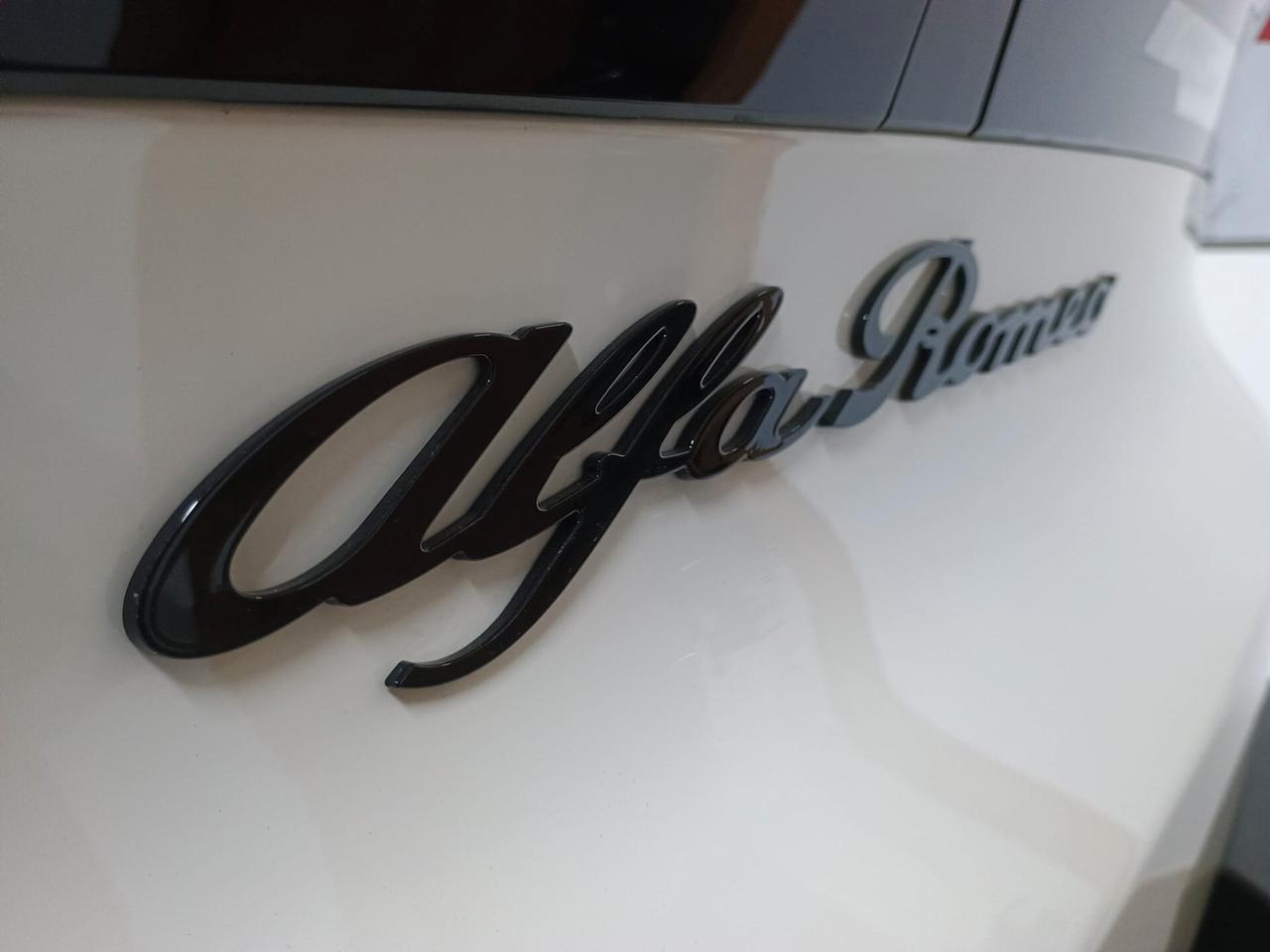 Alfa Romeo Junior 1.2 136 CV Hybrid eDCT6