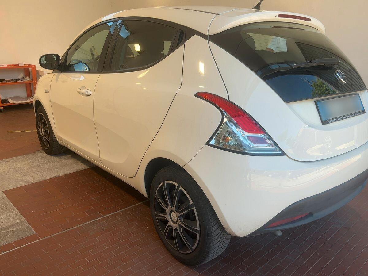 Lancia Ypsilon 1.2 69 CV ELEFANTINO