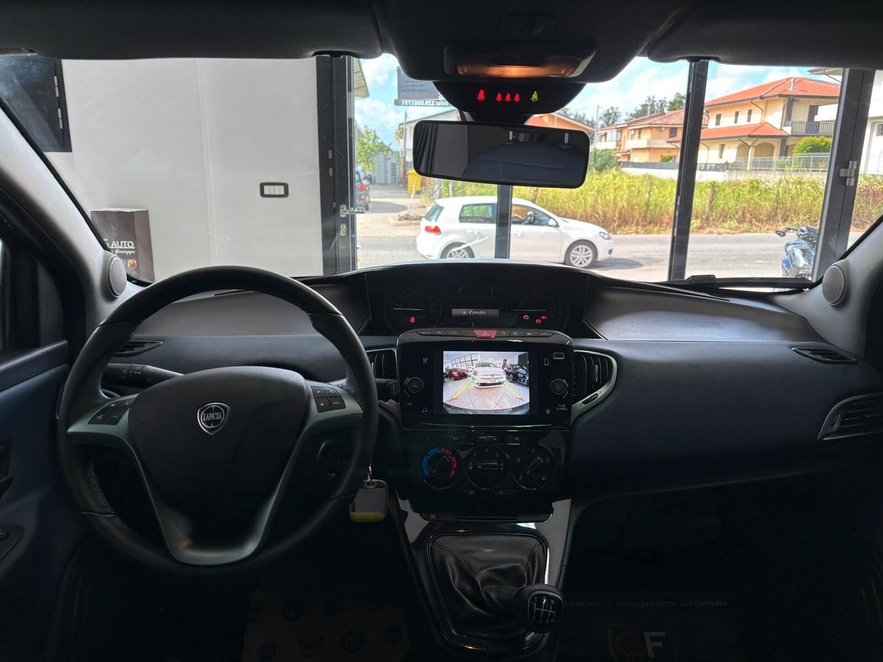 Lancia Ypsilon 1.0 FireFly 5 porte S&S Hybrid Platino