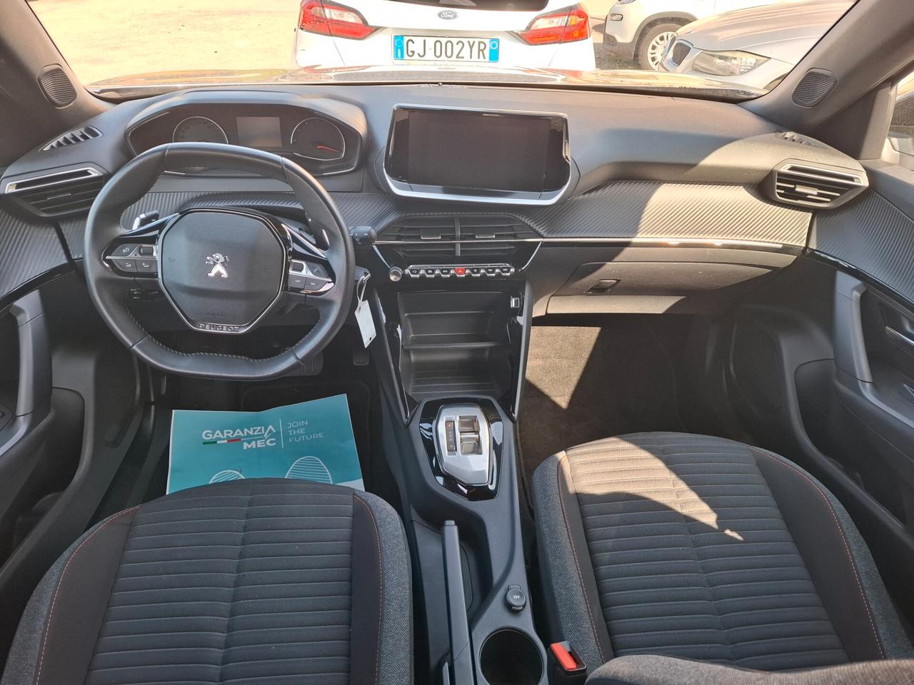 Peugeot 2008 1.2 benzina 130cv anno 2023