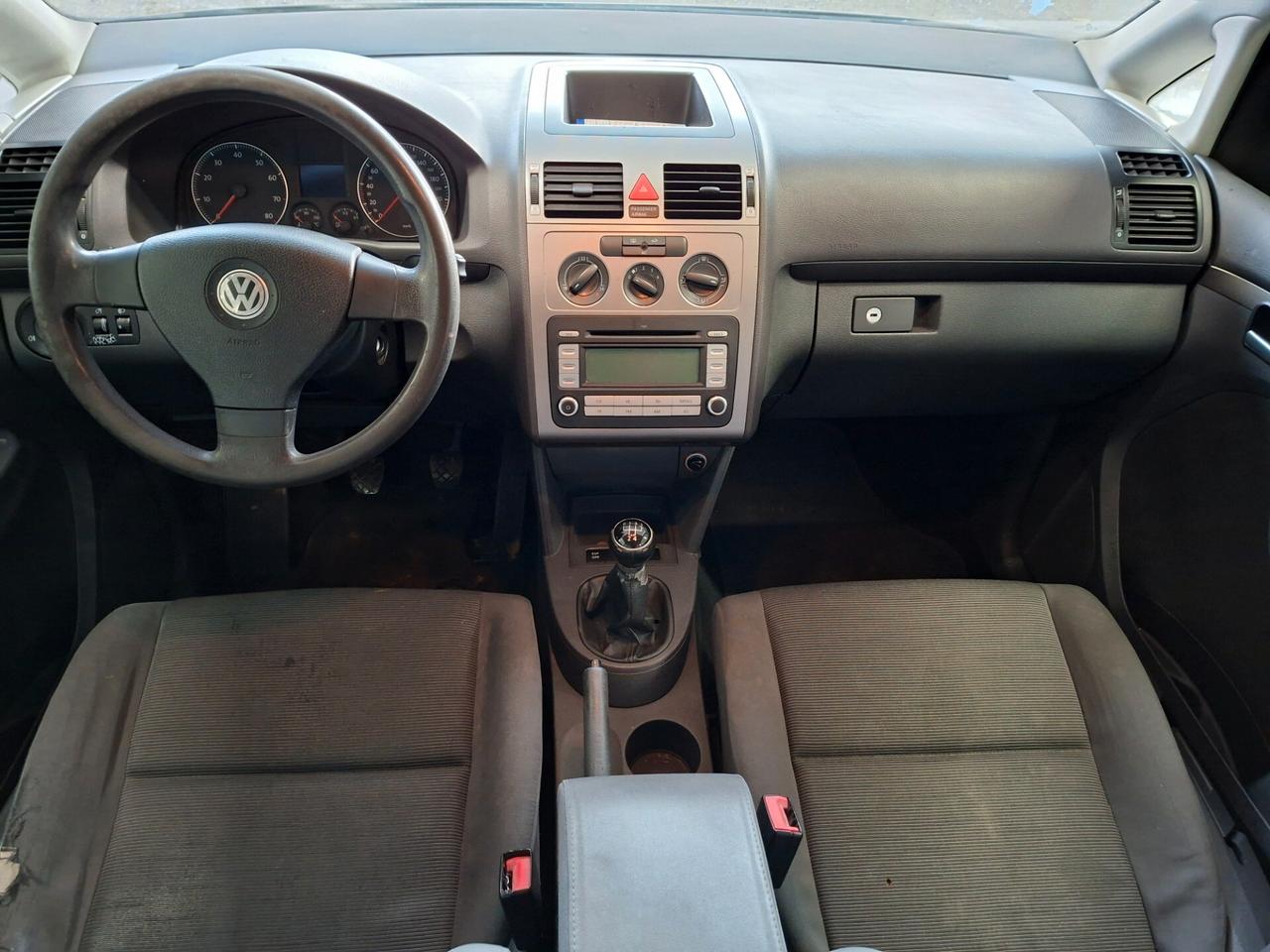 Volkswagen Touran 1.6 Conceptline