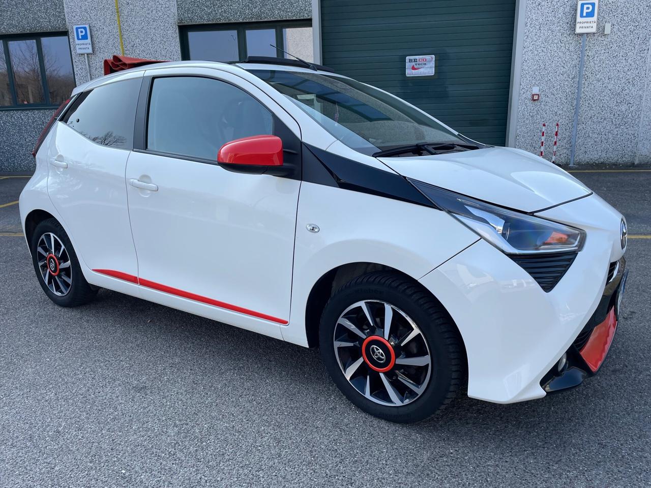 Toyota Aygo Connect 1.0 VVT-i 72 CV 5 porte*Cabrio*Solo 97000km*