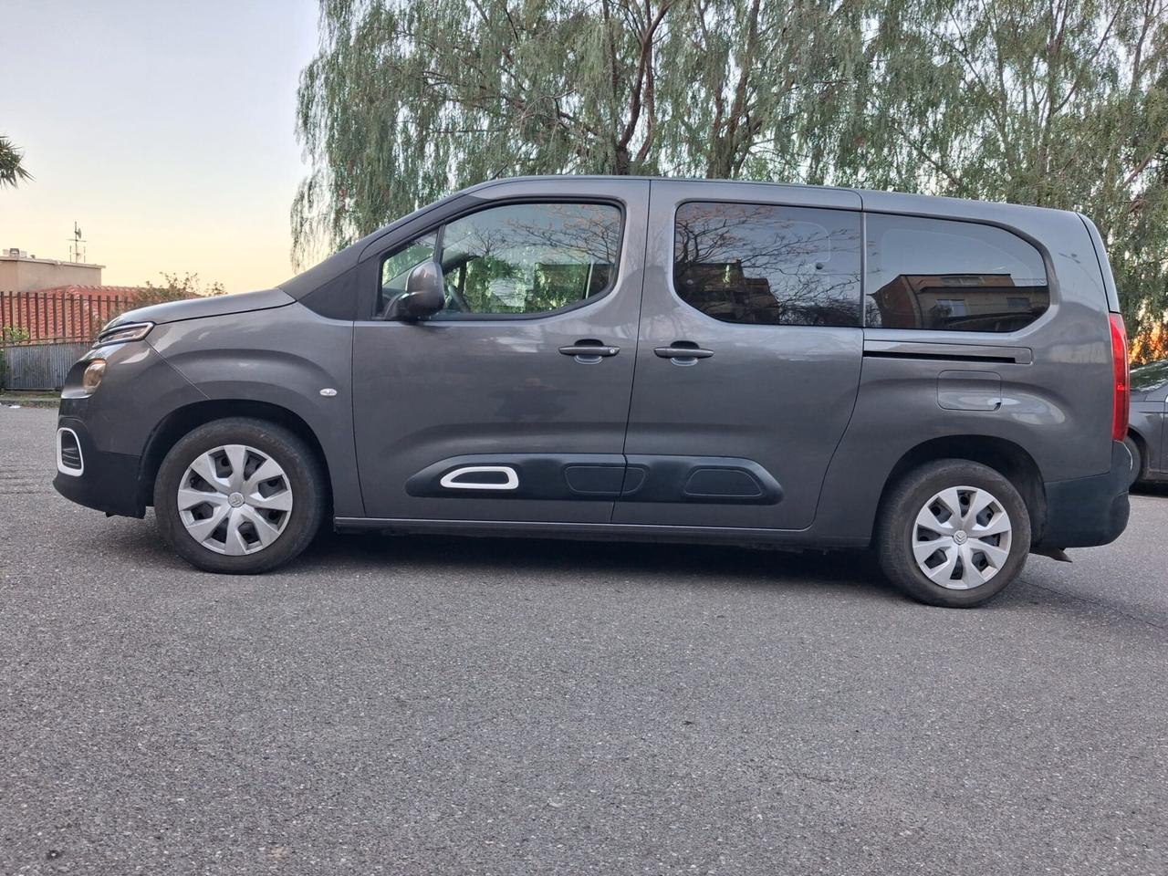 Citroen Berlingo Pianale ribassato con rampa disabili in carrozzina