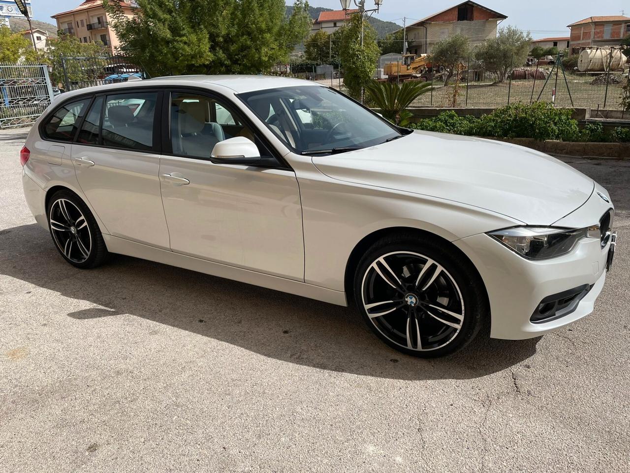 Bmw 318 d Advanced Touring