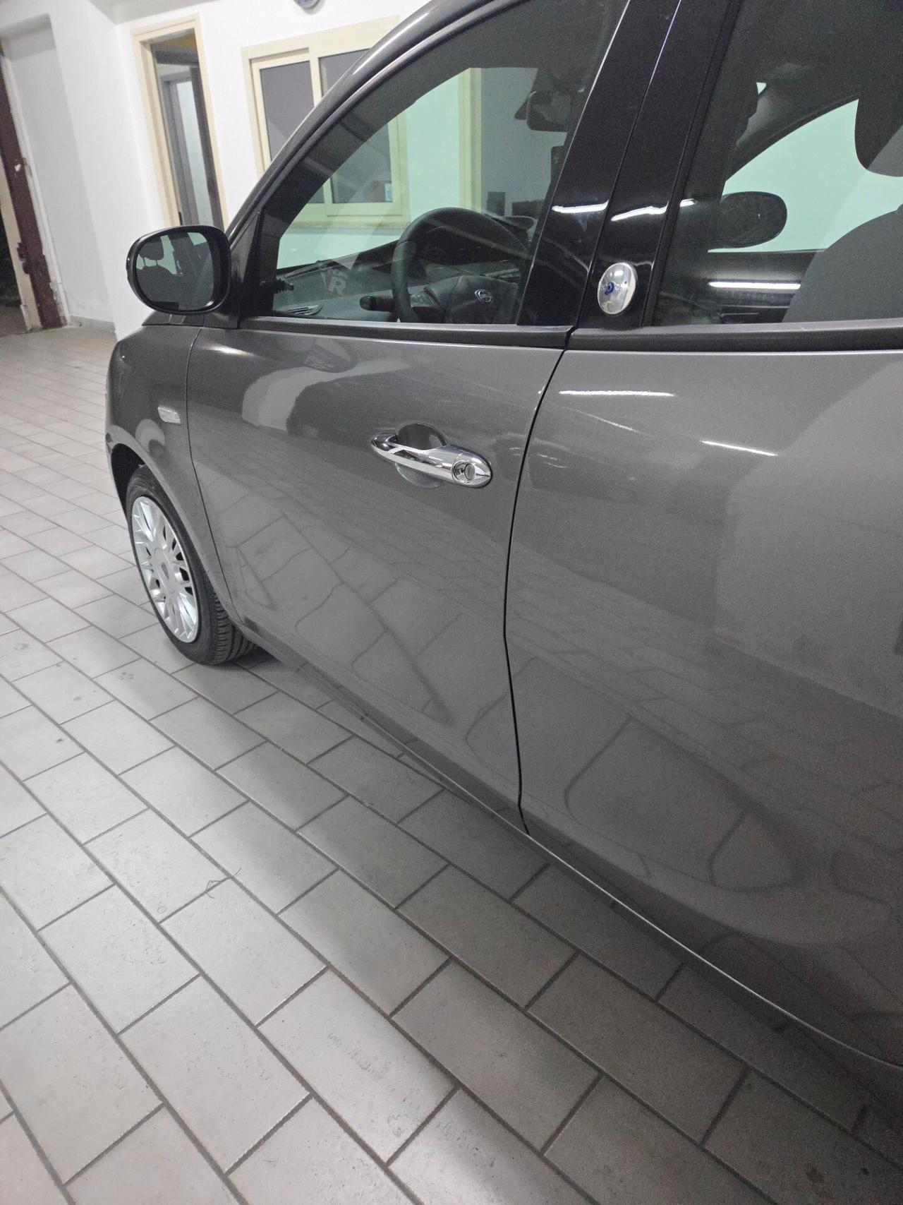 Lancia Ypsilon 1.2 69 CV 5 porte GPL Ecochic Gold