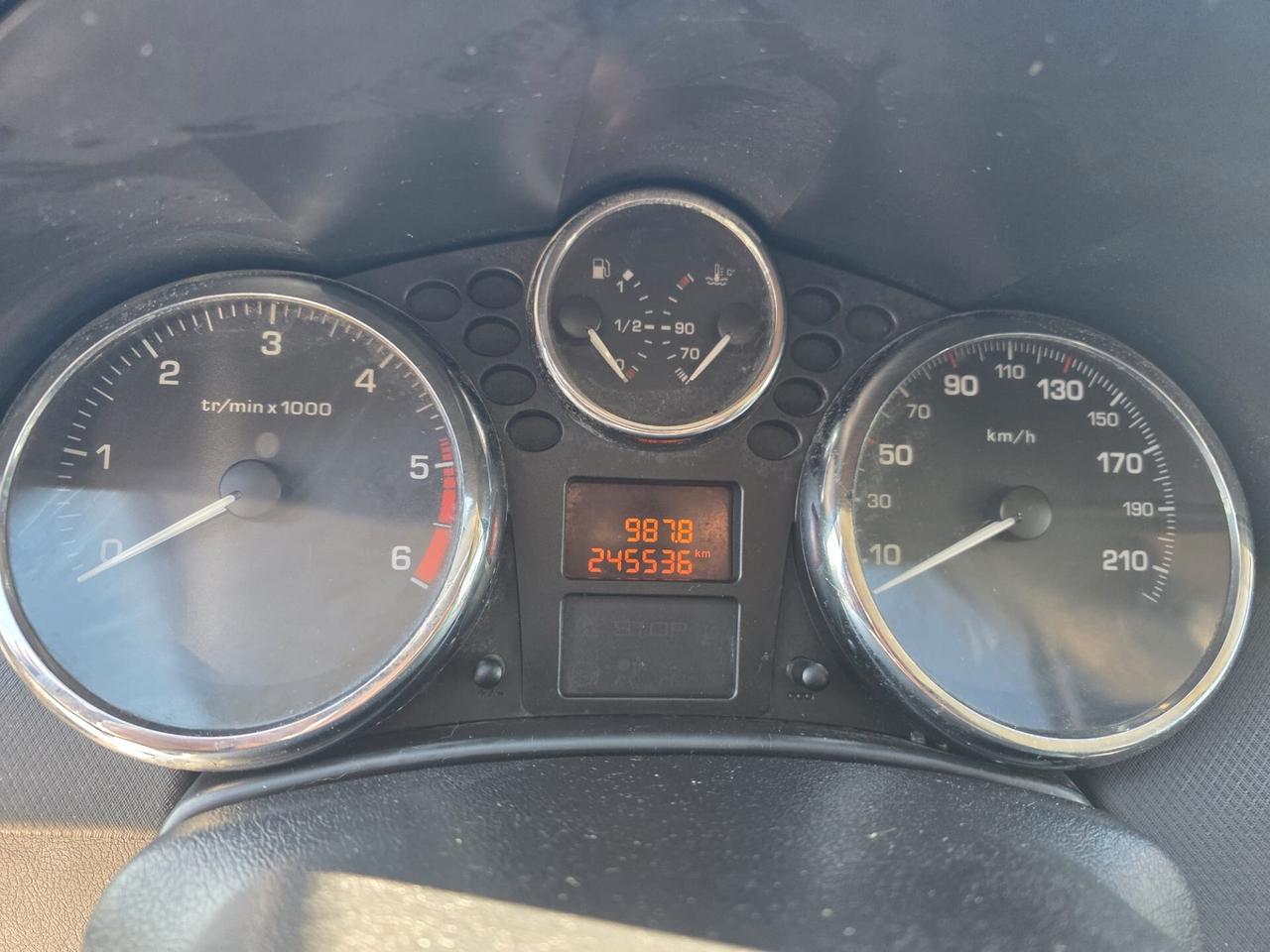 Peugeot 207 1.4 HDi 70CV 5p. XT