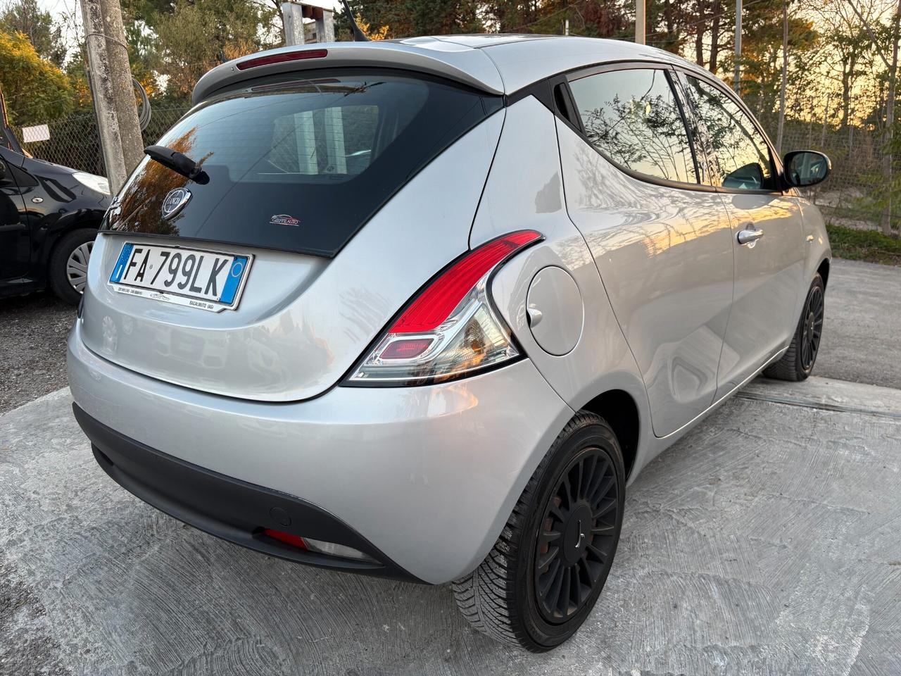 Lancia Ypsilon 1.2 69 CV 5 porte Opening Edition