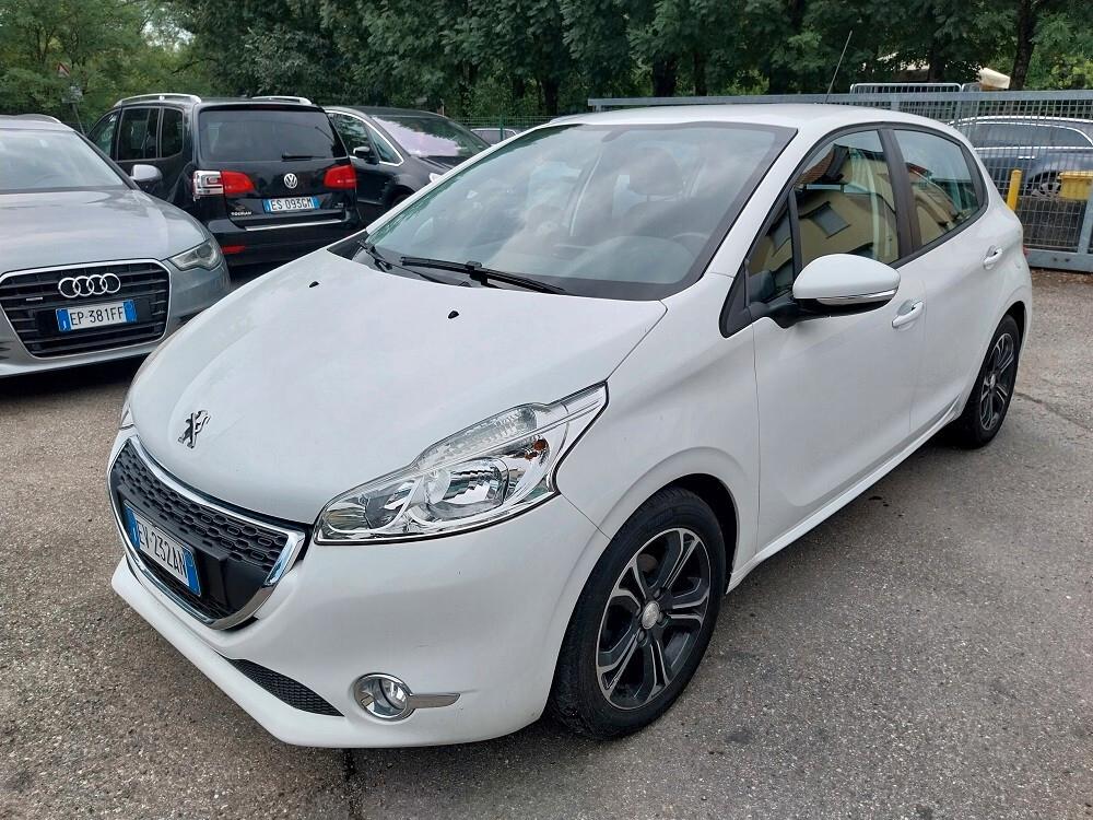 Peugeot 208 1.4 HDi 68 CV 5 porte Allure