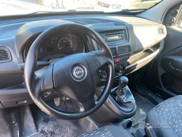 Opel Combo opel combo bianco