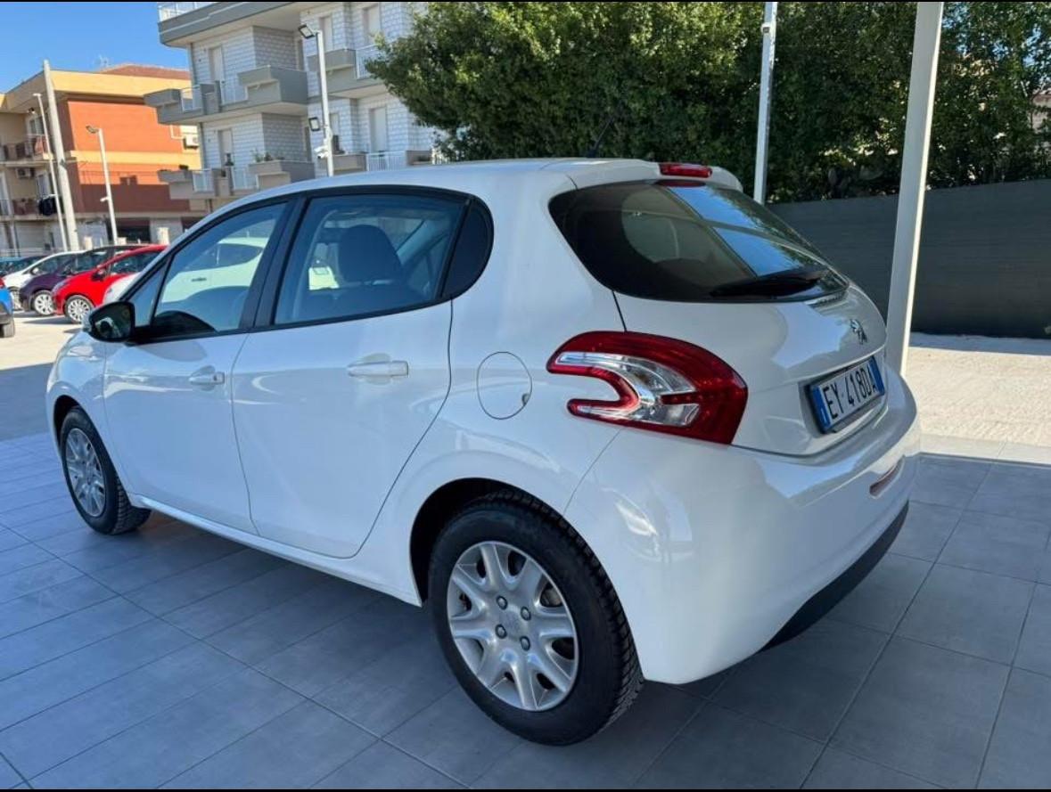 Peugeot 208 1.4 HDi 68 CV 5 porte Active