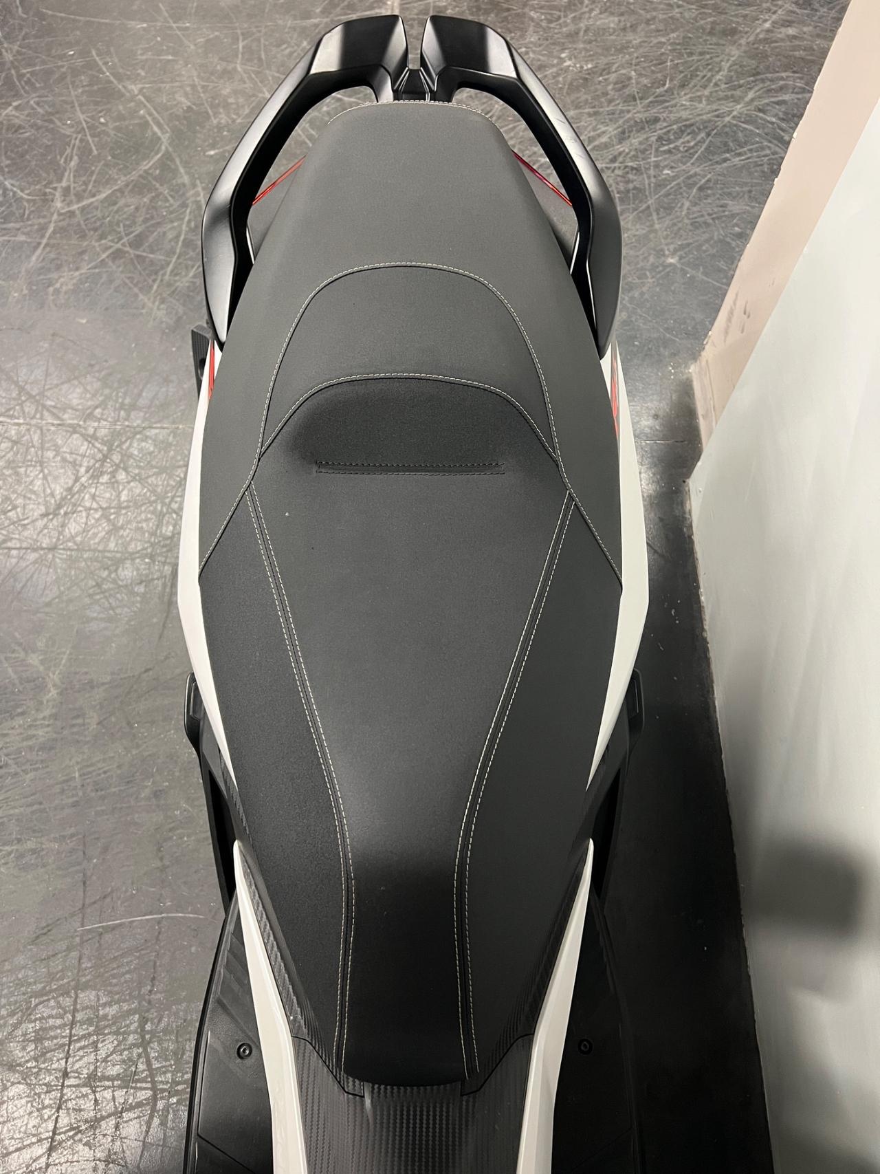Aprilia SR GT 200